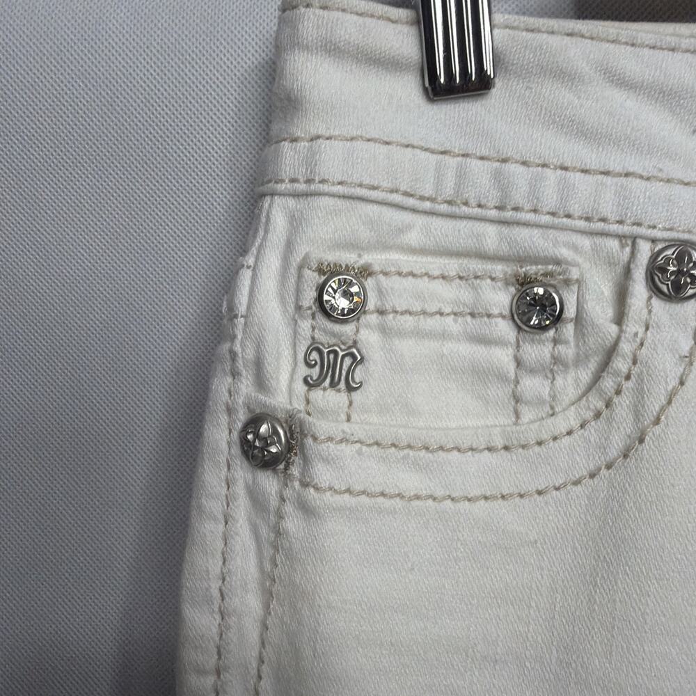 Miss Me Cuffed Capri Jeans White Low Rise Embroidered Women’s Size 27 - Picture 2 of 13